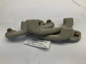 224.da1c23 Nissan 21-24 Kicks Sv Fwd Interior Front Rear Roof Grip Handle Set 4 Q